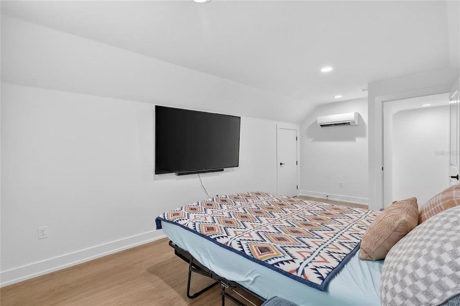 Furnished interior view inside a new home in , Lakeland (Image 65).
