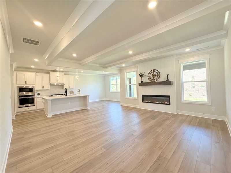 Spacious, unfurnished interior of a new home in Ponderosa Farms Manor, Gainesville (Image 22).
