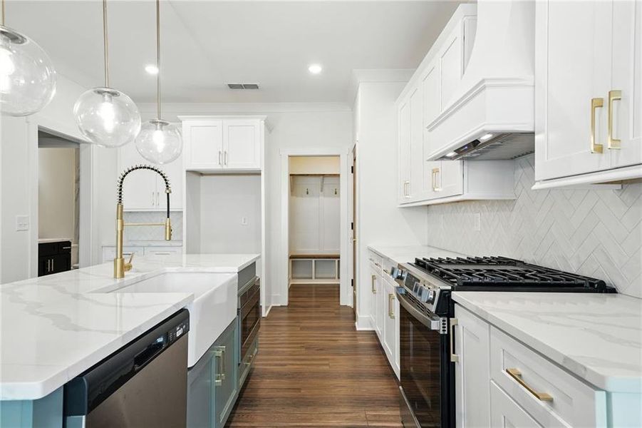 Furnished interior view inside a new home in , Emerson (Image 7).