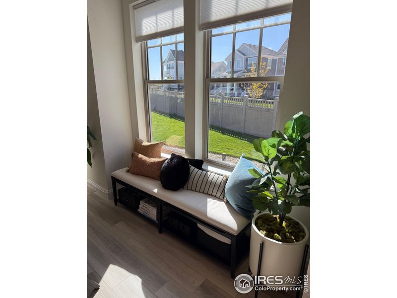 Amazing side yard and view from the dining area Amazing side yard and view from the dining area