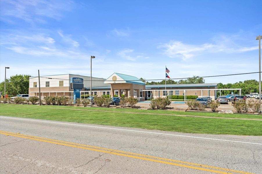 Recreation Facility Acroos the street Recreation Facility Acroos the street