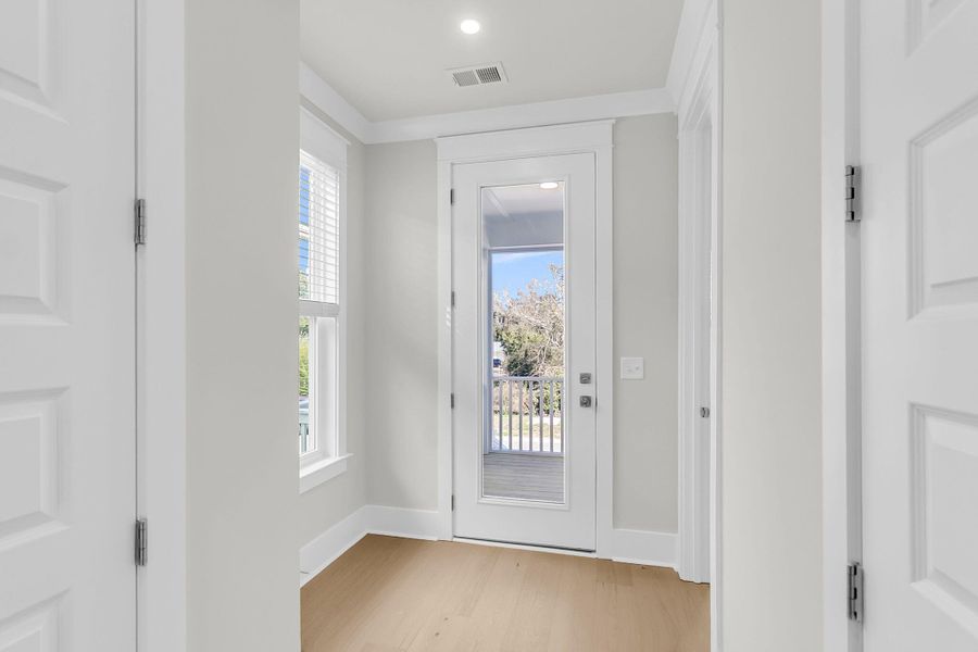 Spacious, unfurnished interior of a new home in Miller's Crossing, Johns Island (Image 25).