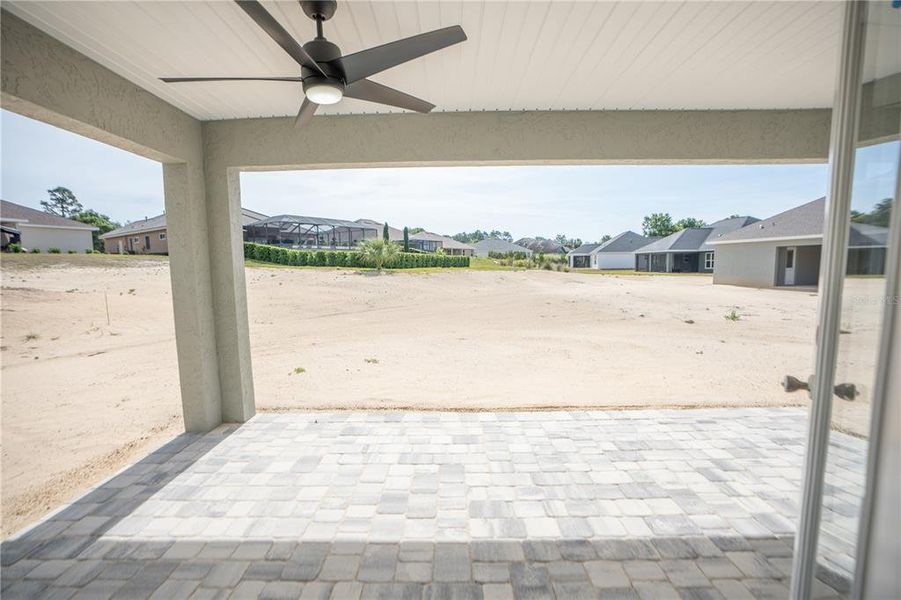 Exterior details and patio area of a home in , Dunnellon (Image 12).