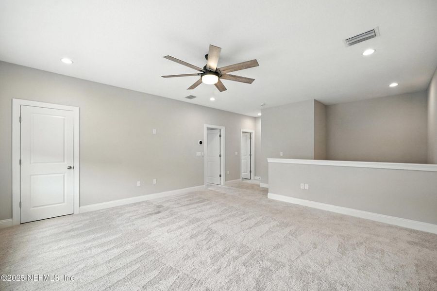 Spacious, unfurnished interior of a new home in , Jacksonville (Image 22).