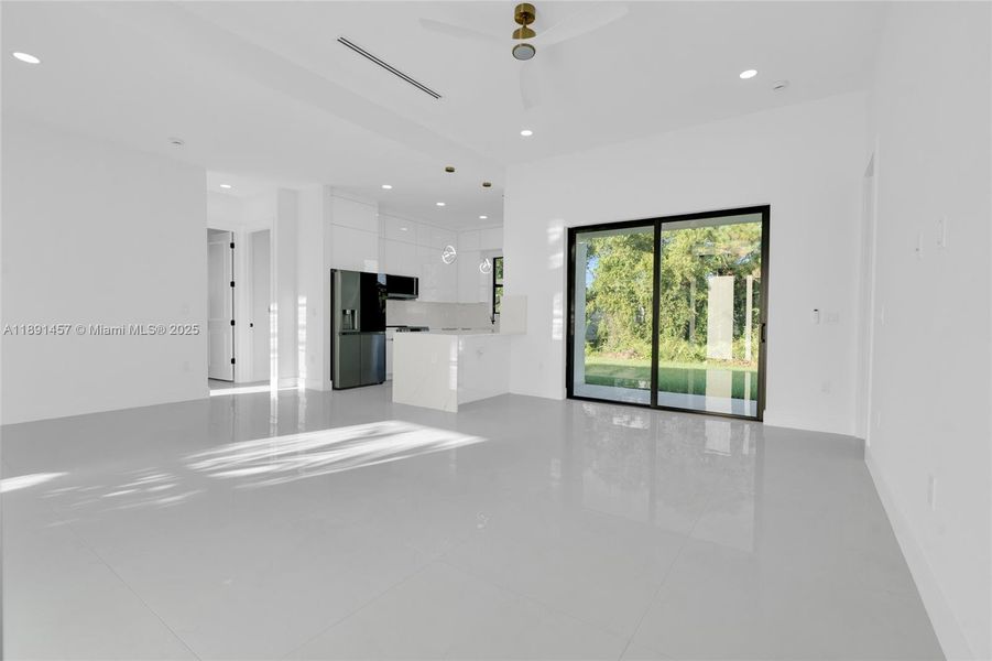 Spacious, unfurnished interior of a new home in , Lehigh Acres (Image 20). Spacious, unfurnished interior of a new home in , Lehigh Acres (Image 20).