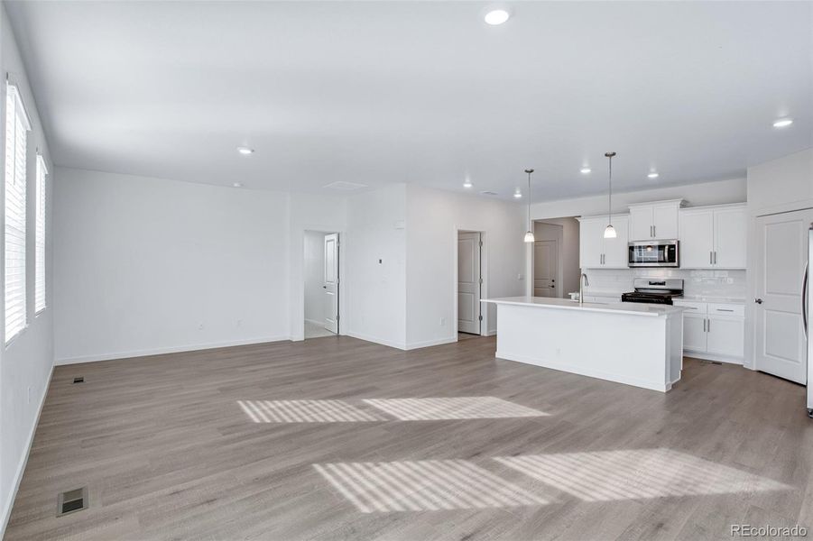 Spacious, unfurnished interior of a new home in Ridge at Johnstown, Johnstown (Image 27).