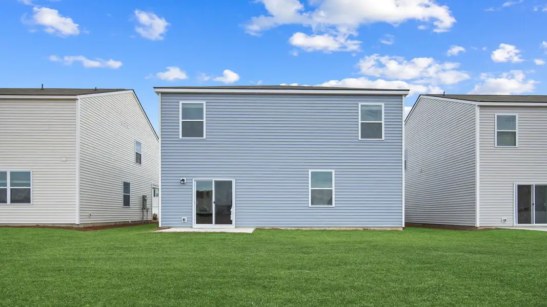 Exterior details and patio area of a home in Rice Hope, Port Wentworth (Image 3).