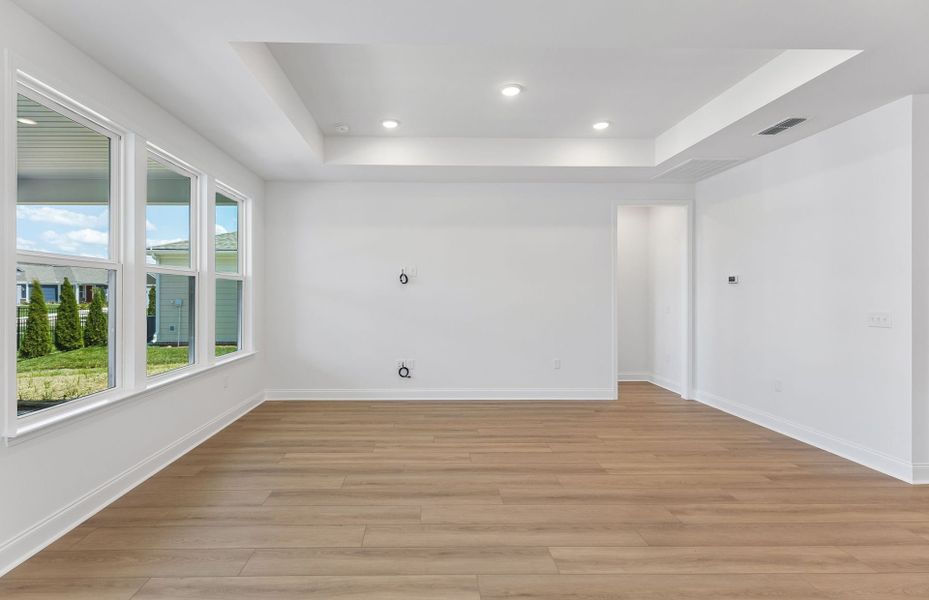 Spacious, unfurnished interior of a new home in Del Webb Southern Harmony, Murfreesboro (Image 25).