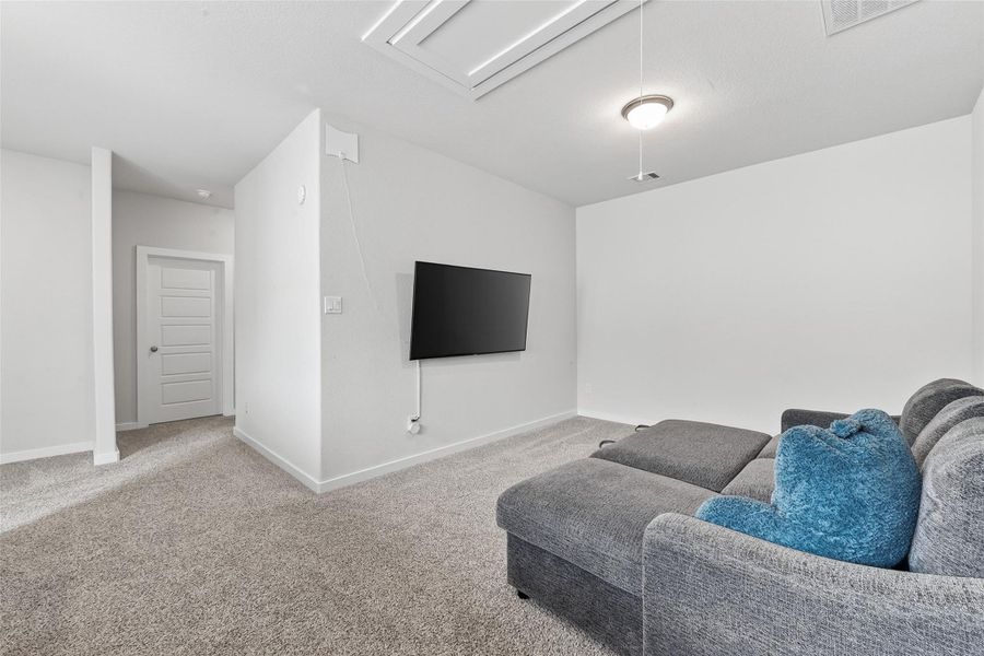 Spacious, unfurnished interior of a new home in McClendon Park Village, Houston (Image 21).