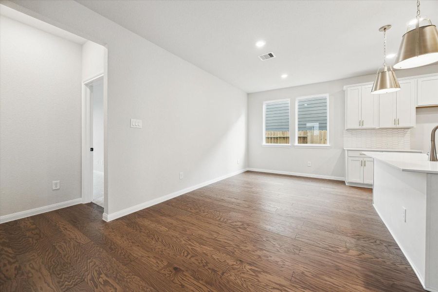 Spacious, unfurnished interior of a new home in Elyson, Katy (Image 25).