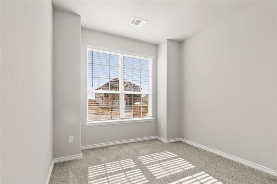 Spacious, unfurnished interior of a new home in Rocky Creek Crossing, Fort Worth (Image 17).