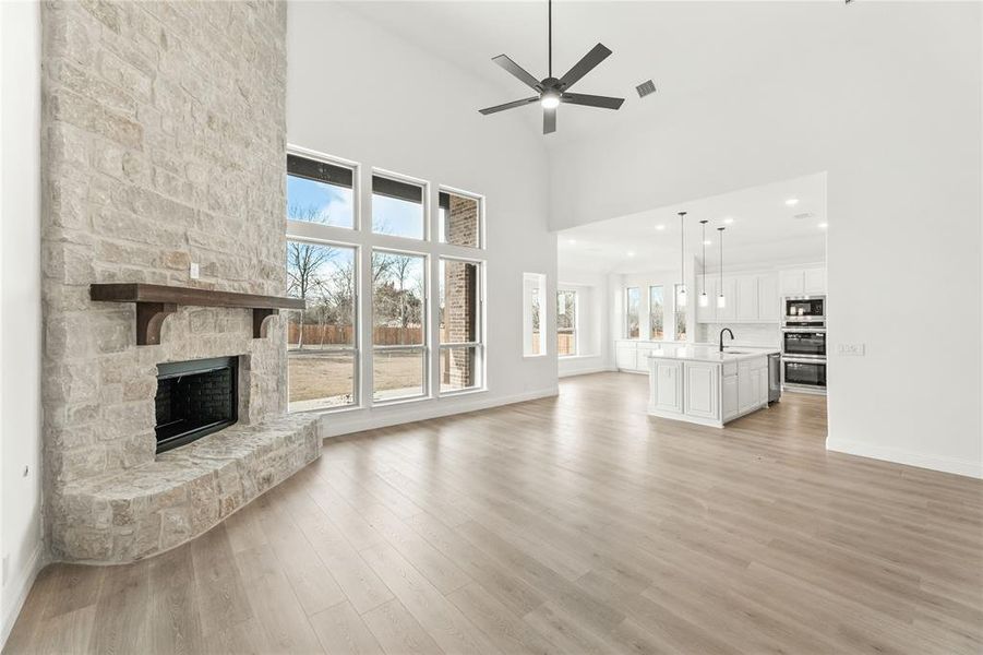 Spacious, unfurnished interior of a new home in Crystal Lake Estates, Red Oak (Image 33).