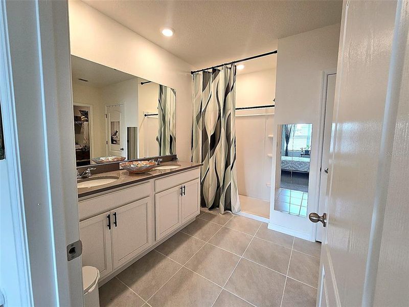 Furnished interior view inside a new home in Wind Meadows South, Bartow (Image 36).