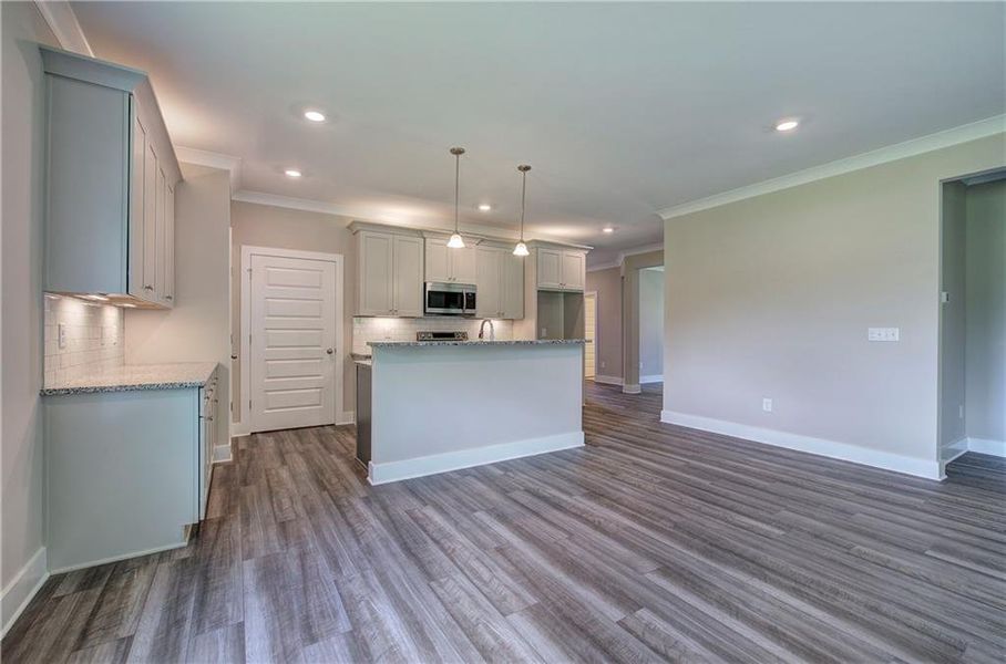 Spacious, unfurnished interior of a new home in , Cartersville (Image 16).