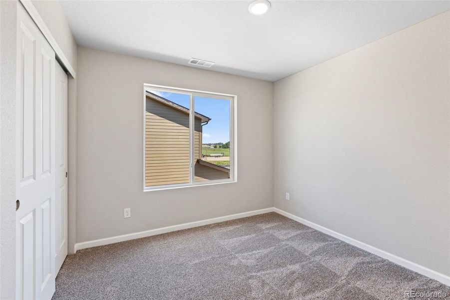 Spacious, unfurnished interior of a new home in Spring Valley, Longmont (Image 31).