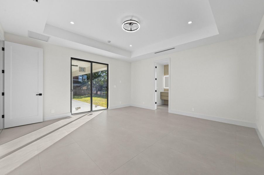 33 Master Bedroom 02