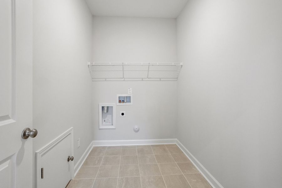 Spacious, unfurnished interior of a new home in Ovation at Sweetbrier, Durham (Image 15).