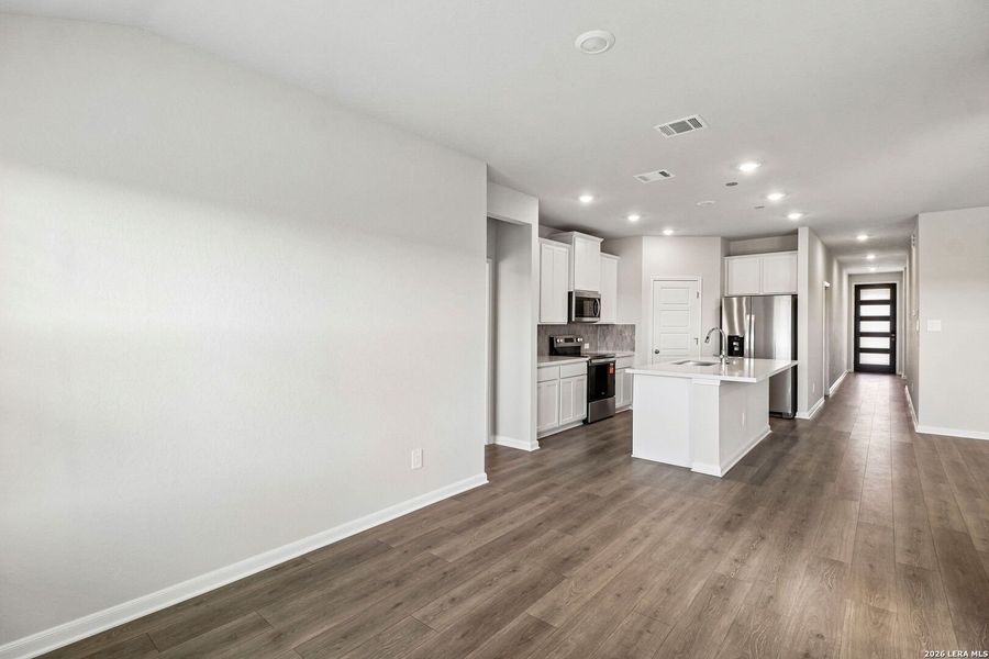 Spacious, unfurnished interior of a new home in Estancia Ranch - Premier Series, San Antonio (Image 18). Spacious, unfurnished interior of a new home in Estancia Ranch - Premier Series, San Antonio (Image 18).