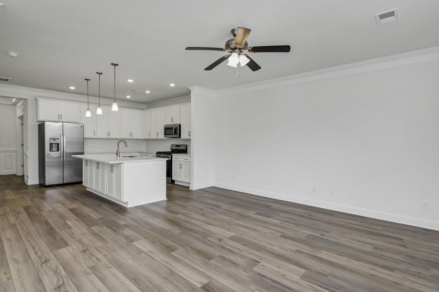 Spacious, unfurnished interior of a new home in Lake Carolina Townhomes, Columbia (Image 14).