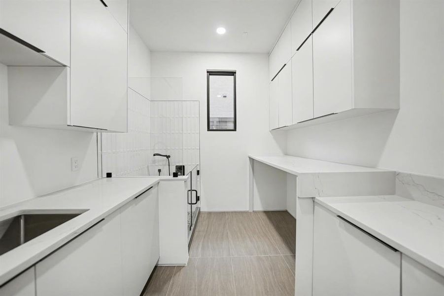 Furnished interior view inside a new home in , Dallas (Image 8).