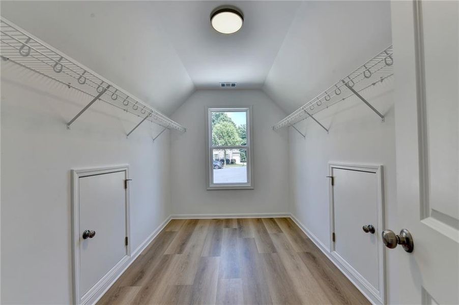 Spacious, unfurnished interior of a new home in , Gainesville (Image 51).