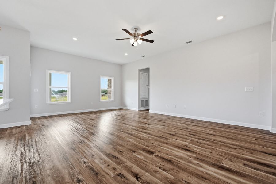 Spacious, unfurnished interior of a new home in Southern Charm, Crestview (Image 25).