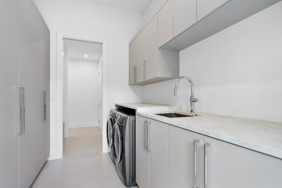 057-420 Barbarossa Ave_057