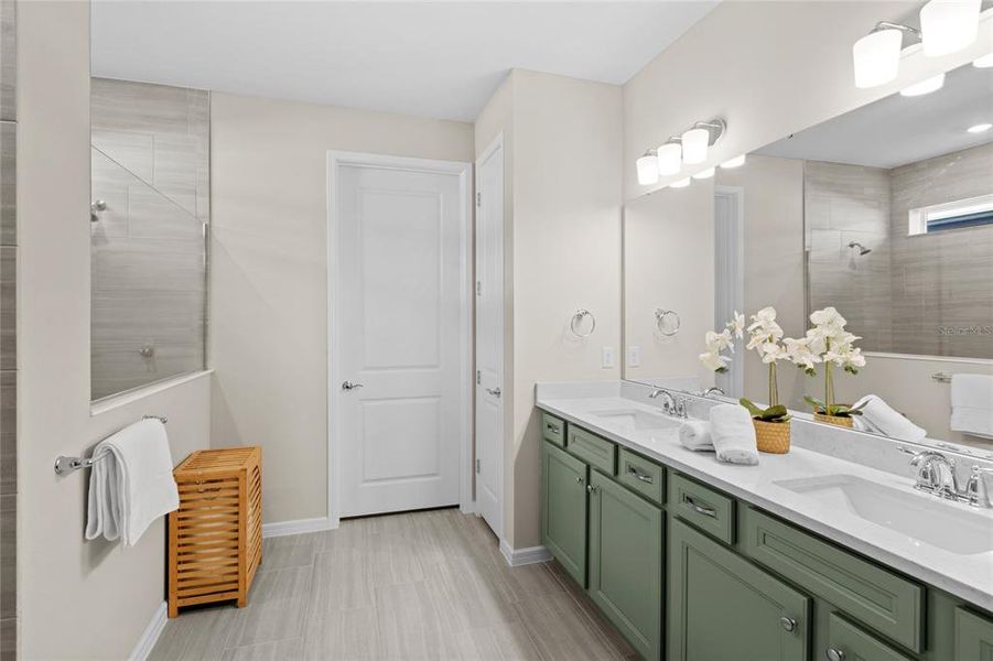 Furnished interior view inside a new home in , Winter Garden (Image 16).