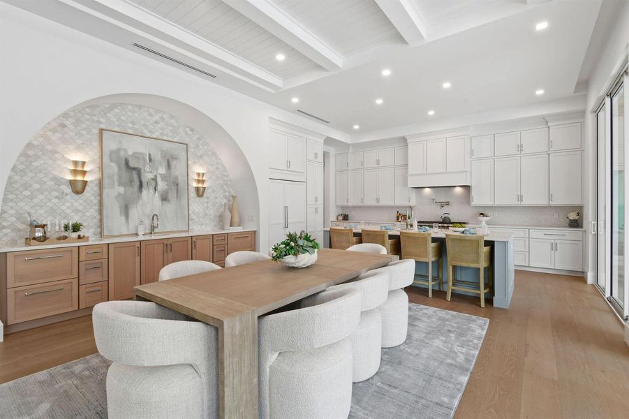 Dining & Kitchen Dining & Kitchen