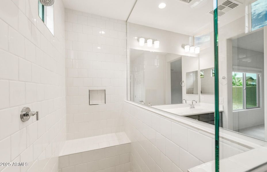 Owner's Bathroom Owner's Bathroom