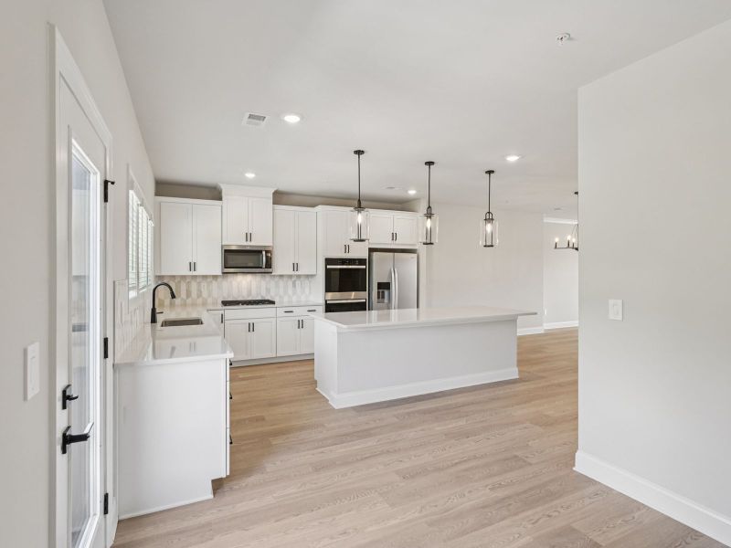 The Leighton floorplan with the Modern Glam Linen interior package.