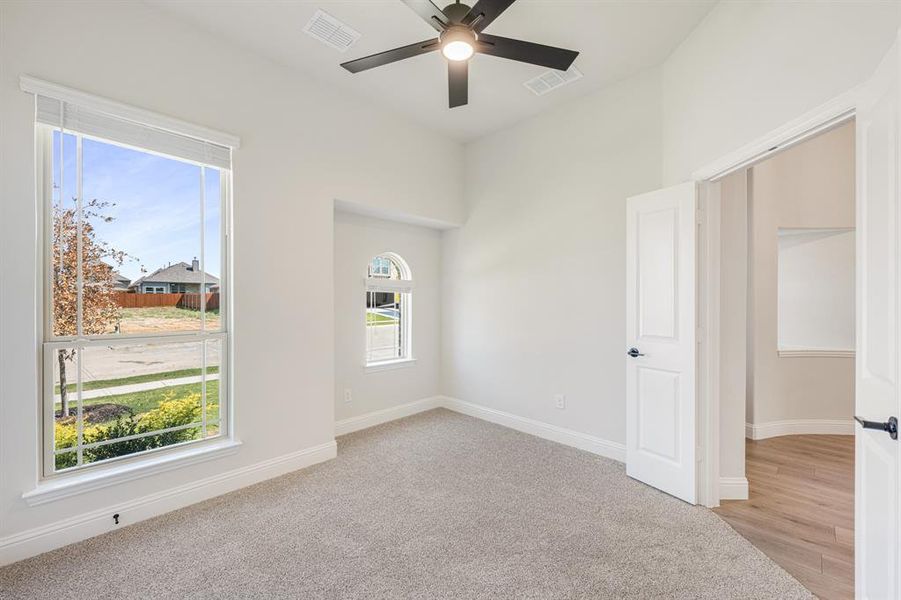 Spacious, unfurnished interior of a new home in Eagle Glen 50, Alvarado (Image 32). Spacious, unfurnished interior of a new home in Eagle Glen 50, Alvarado (Image 32).