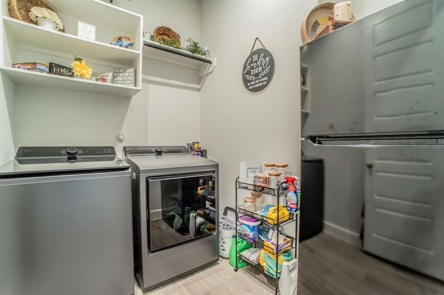 Furnished interior view inside a new home in Bridgewater 60', Midlothian (Image 4).