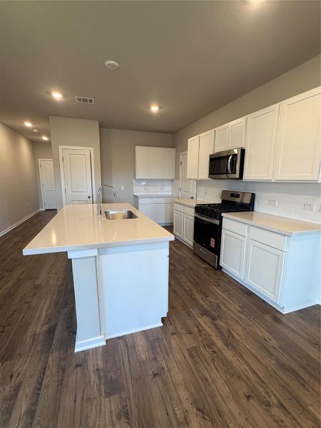 Light & Bright Open Concept Kitchen