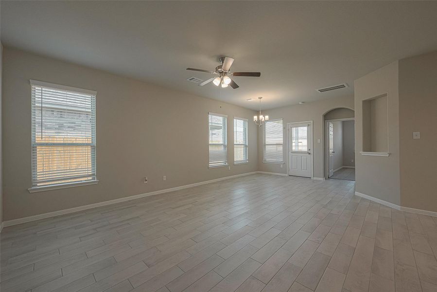 Spacious, unfurnished interior of a new home in , Iowa Colony (Image 28).