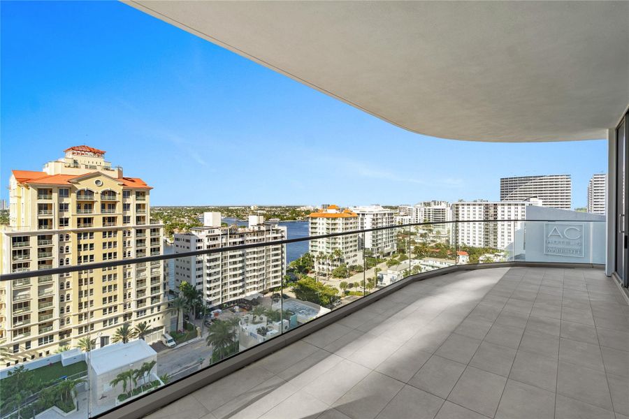 Condo located in Fort Lauderdale, FL showcasing its design and architecture (Image 31).