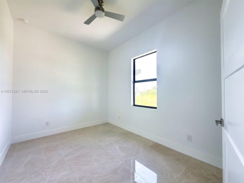 Spacious, unfurnished interior of a new home in , Lehigh Acres (Image 15).