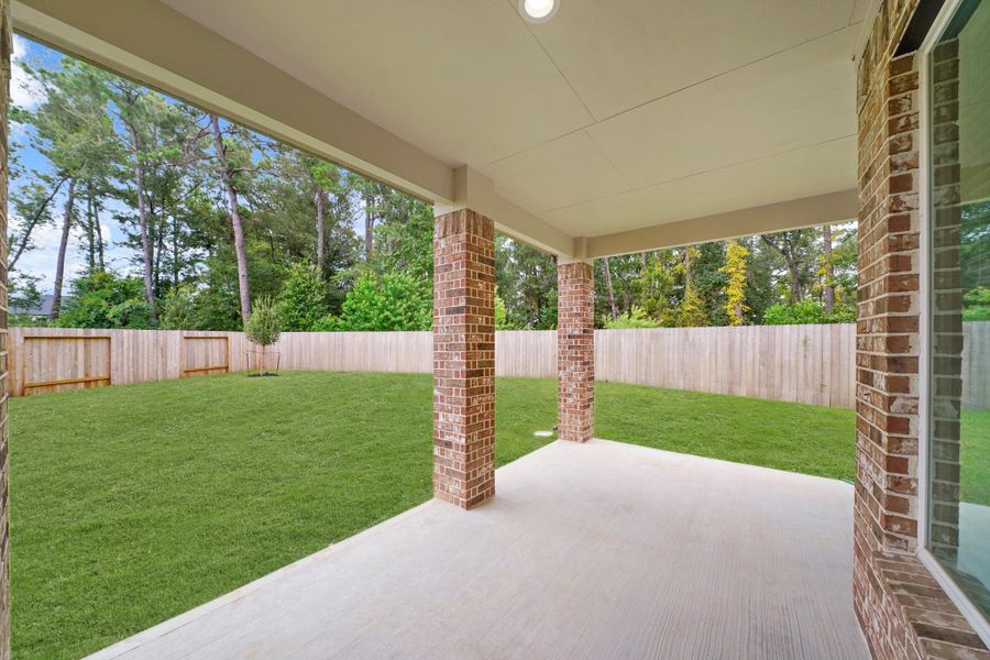Exterior details and patio area of a home in Barton Creek Ranch, Conroe (Image 3). Exterior details and patio area of a home in Barton Creek Ranch, Conroe (Image 3).