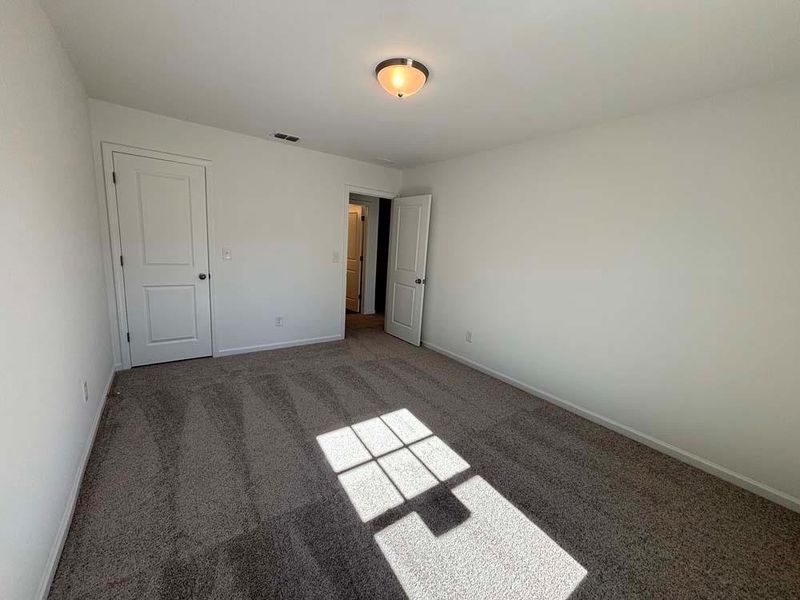 Spacious, unfurnished interior of a new home in Creekside, Dawsonville (Image 24).