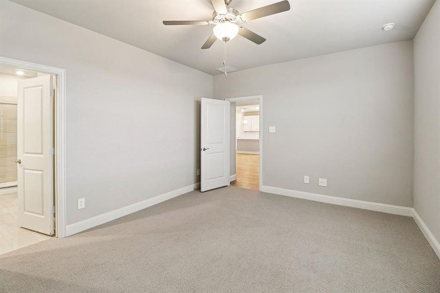 Spacious, unfurnished interior of a new home in Lakehaven - Premier Series, Farmersville (Image 29).