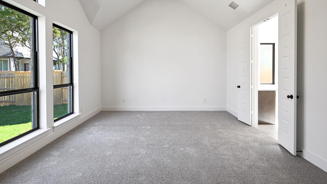 Spacious, unfurnished interior of a new home in 6 Creeks 60', Kyle (Image 16).