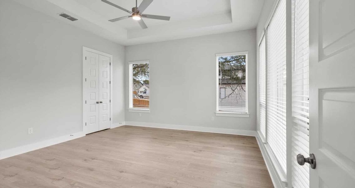 Representative unfurnished interior of a home built from the Draco by Chesmar Homes in Gregg Ranch, Marble Falls (Image 9).