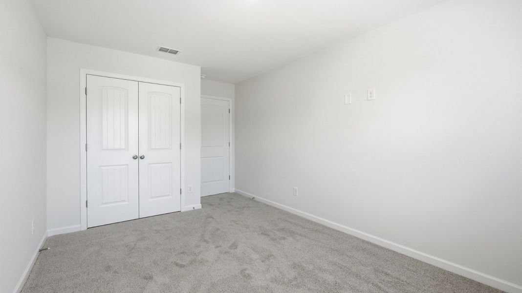 Spacious, unfurnished interior of a new home in Wheatfield, Shelbyville (Image 21).