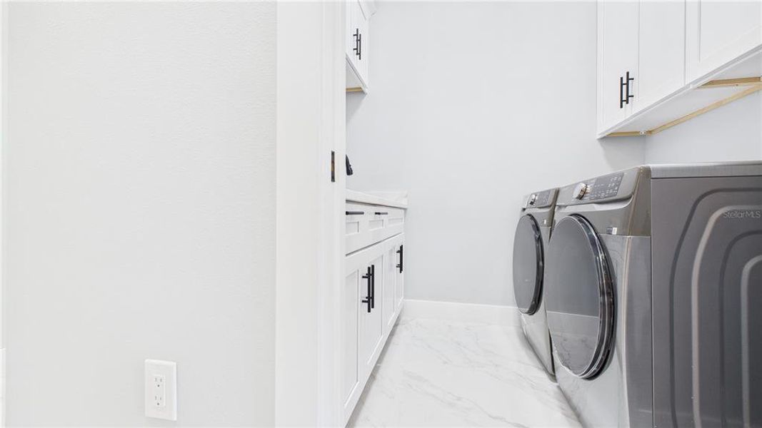 Close-up of interior finishes inside a home in , Ruskin (Image 22). Close-up of interior finishes inside a home in , Ruskin (Image 22).