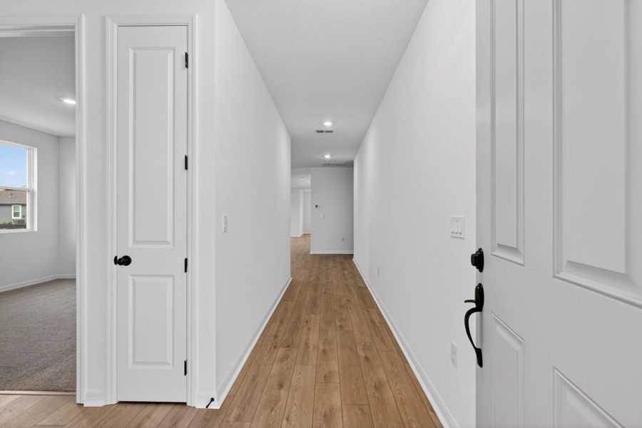 Spacious, unfurnished interior of a new home in Trailside, Mount Dora (Image 12).