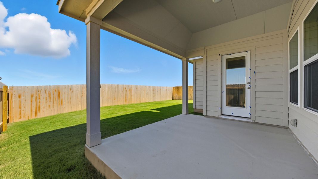 Furnished interior view inside a new home in Hunters Glen, Jarrell (Image 12).