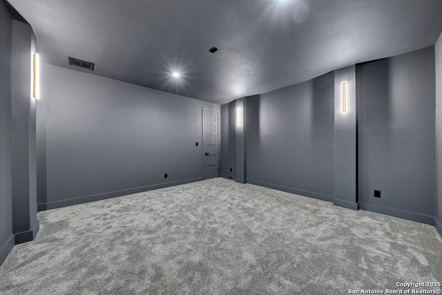 Spacious, unfurnished interior of a new home in , San Antonio (Image 21). Spacious, unfurnished interior of a new home in , San Antonio (Image 21).