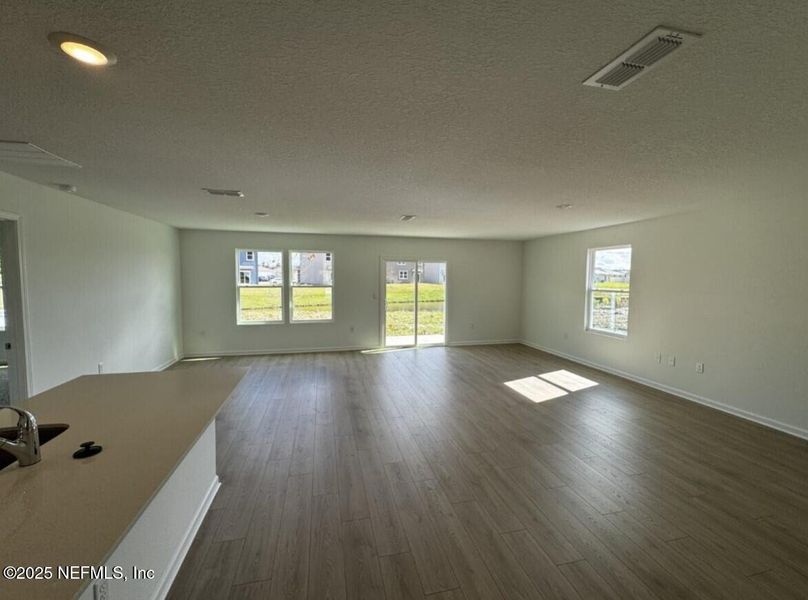 Spacious, unfurnished interior of a new home in The Arbors, Jacksonville (Image 19). Spacious, unfurnished interior of a new home in The Arbors, Jacksonville (Image 19).