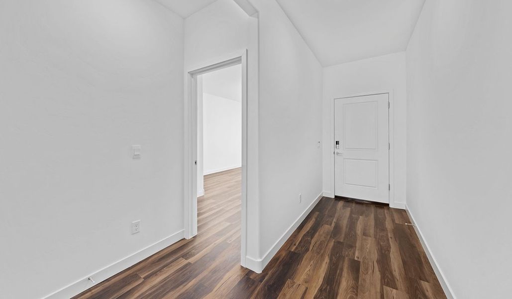 Spacious, unfurnished interior of a new home in Solterra, Green Valley (Image 20).