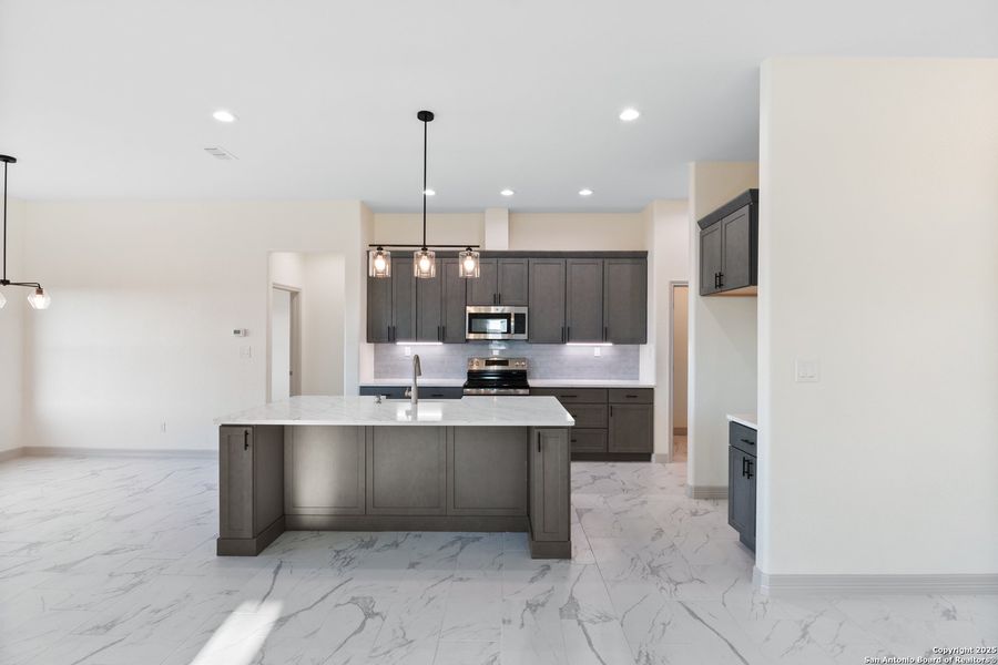 Furnished interior view inside a new home in , Uvalde (Image 12).